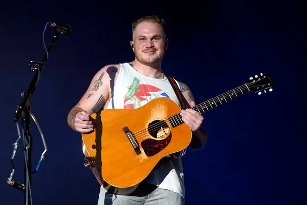 Zach Bryan Net Worth 2025: How the Country Star Built His Fortune Zach Bryan Net Worth 2025